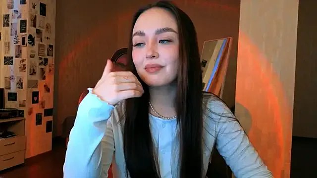 fallin_lovee on StripChat