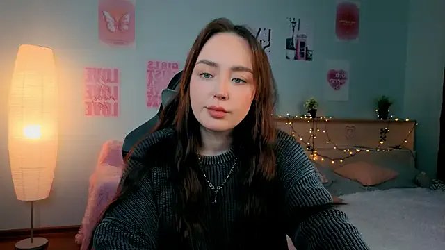 fallin_lovee on StripChat