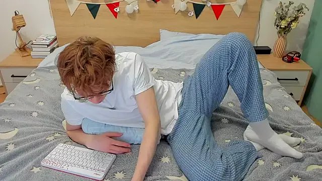 Fandi_777 on StripChat