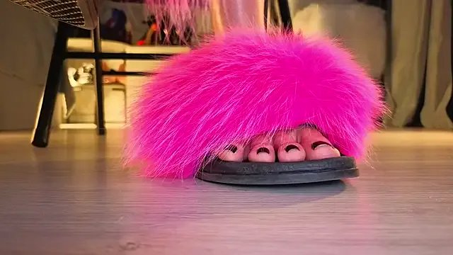 Feet_Heelss on StripChat