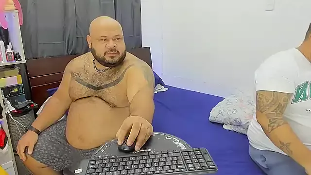 Offline FetishBearsBig on StripChat