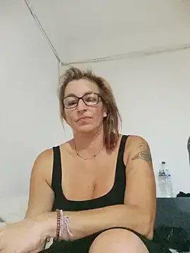 Fifi83Bell on StripChat