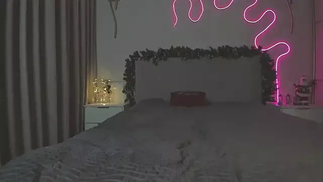 flora_off on StripChat