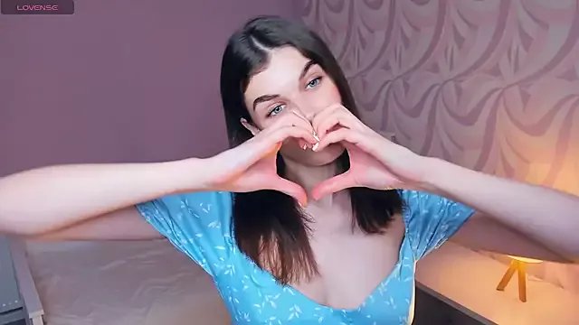 FloraDobb on StripChat