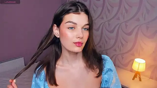 FloraDobb on StripChat