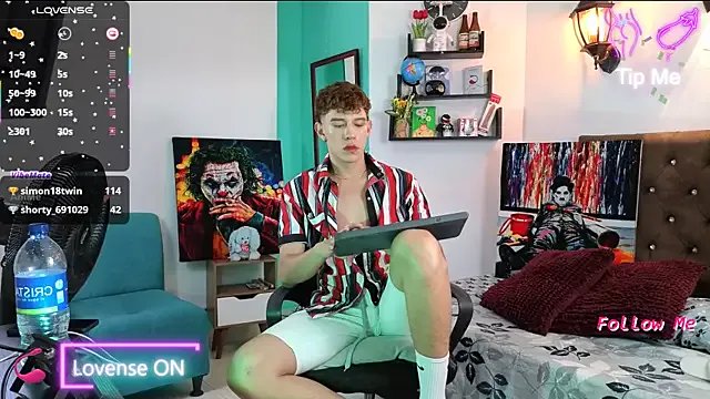 flowers18 on StripChat