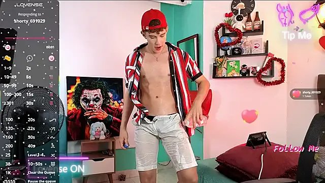 flowers18 on StripChat