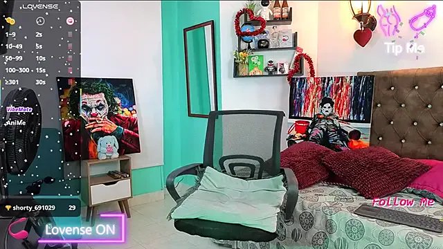 flowers18 on StripChat