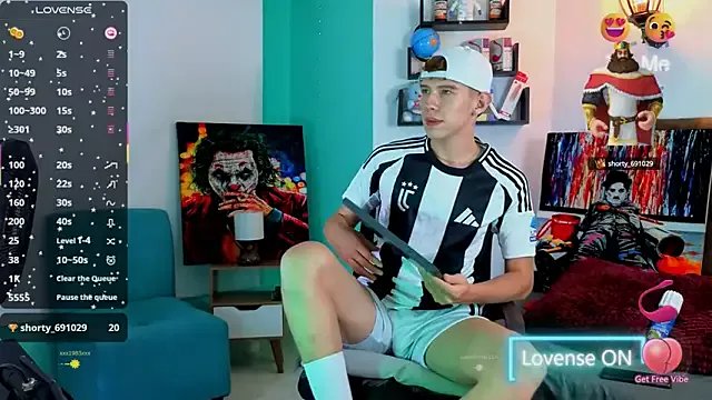 flowers18 on StripChat