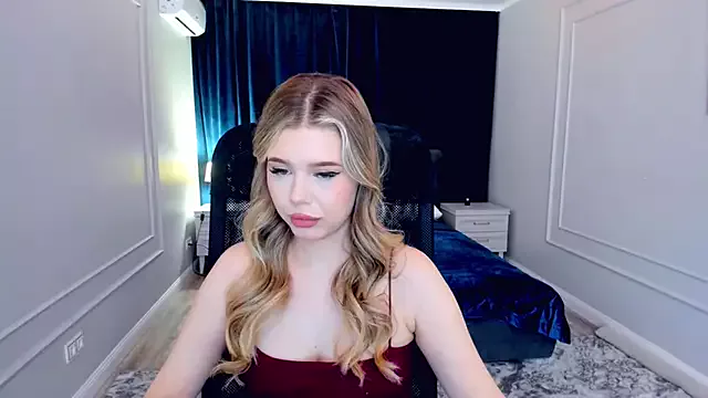 FollowLovee on StripChat 