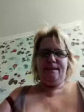 Forest-Lady on StripChat