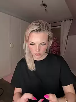 Freechat Foxy_Bite on StripChat