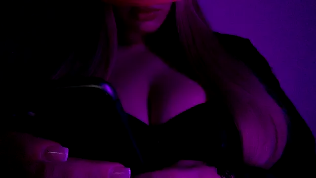 Offline FoxyLexi05 on StripChat