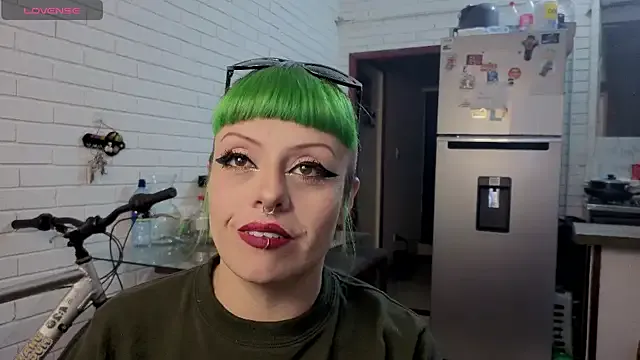 Offline freyaa_sorcerees on StripChat