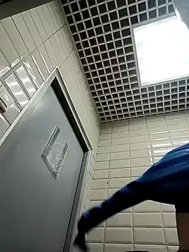 Offline Frost_foxy on StripChat