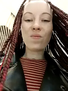 Offline Frost_foxy on StripChat