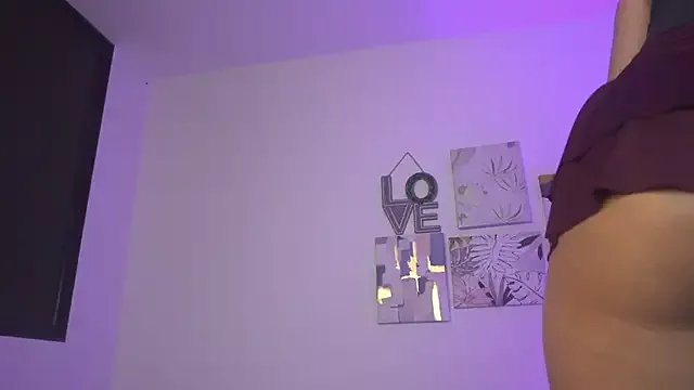 gala_monroe on StripChat