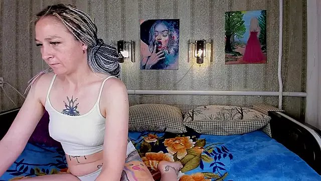 Gerald_and_Kristy on StripChat