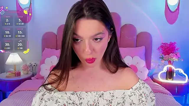 GiaCale on StripChat