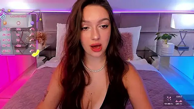 GiaCale on StripChat