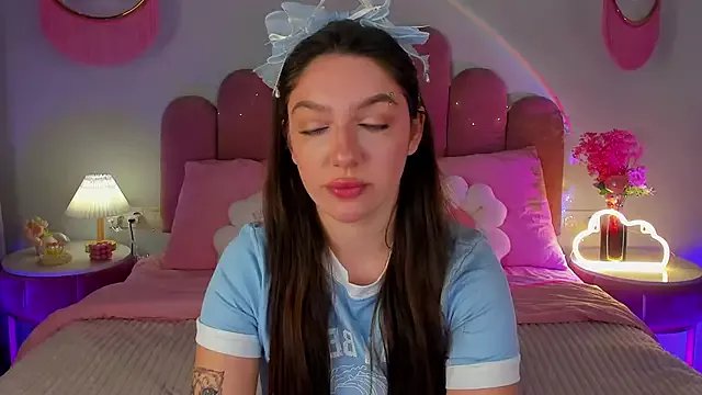 GiaCale on StripChat