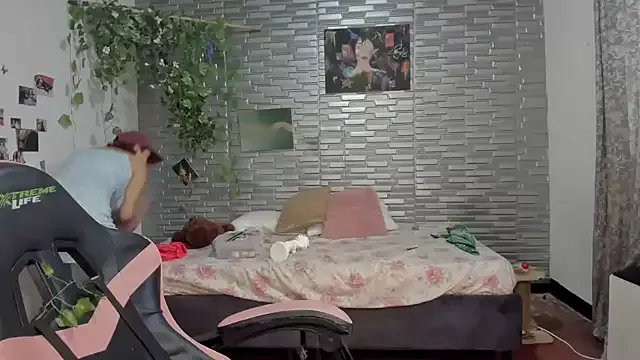 Ginger_Sweetty on StripChat