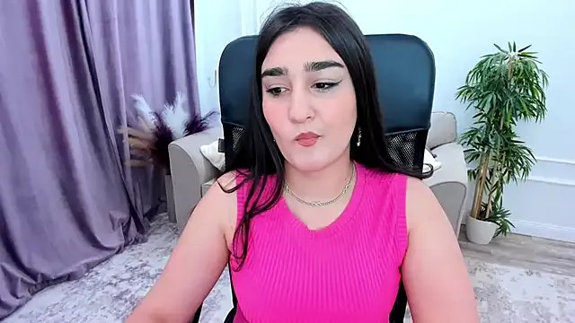 GoldenHeart_1 on StripChat