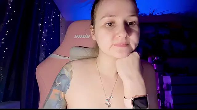 GoodWitch_ on StripChat