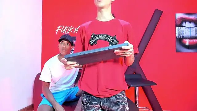 GREEN_BOYS on StripChat