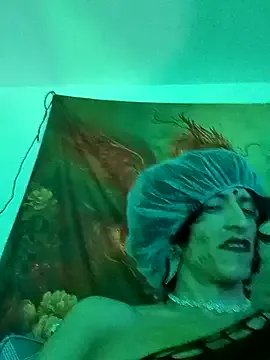 gurlnips on StripChat