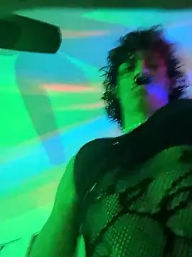 gurlnips on StripChat