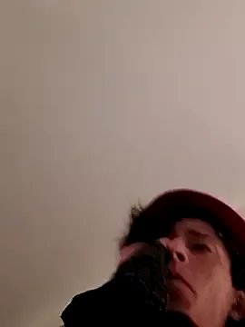 gurlnips on StripChat