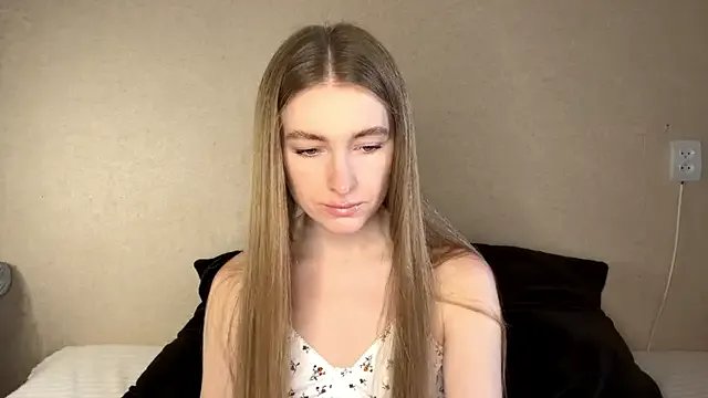 HalfUndone on StripChat