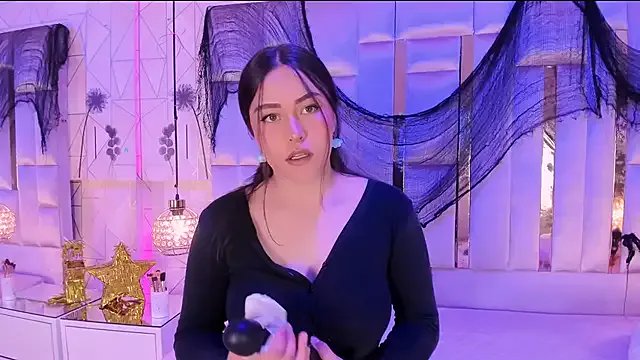 HannaCollins_ on StripChat 