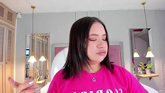 HannaKarson on StripChat