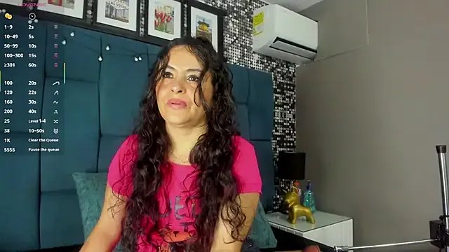 hanny_milf on StripChat