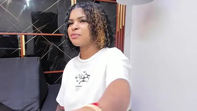 HannyThompson on StripChat