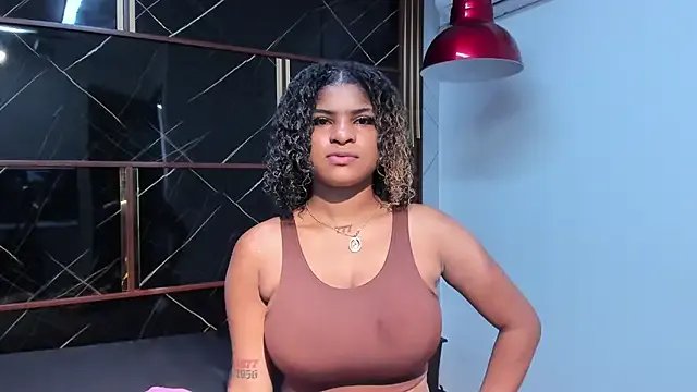 HannyThompson on StripChat