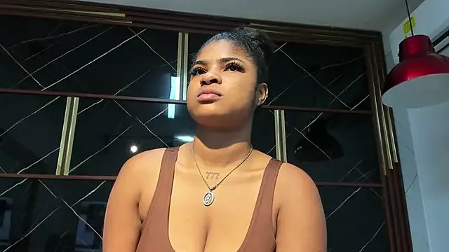 HannyThompson on StripChat