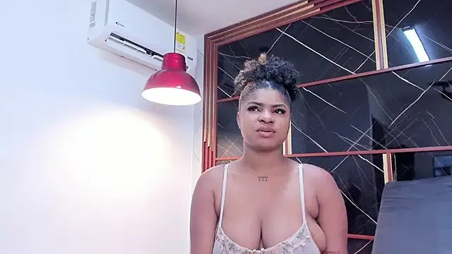 HannyThompson on StripChat