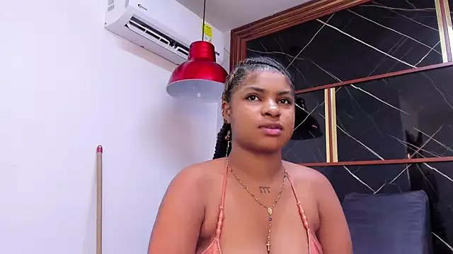 HannyThompson on StripChat