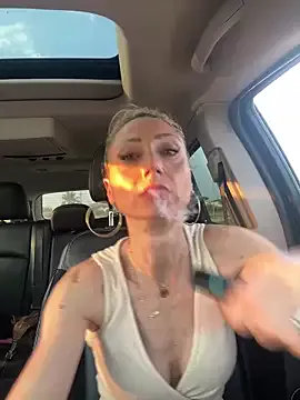 Offline harleyejoker1 on StripChat