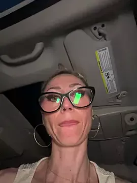 Offline harleyejoker1 on StripChat