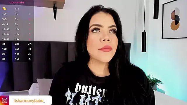 Harmonybabe_ on StripChat