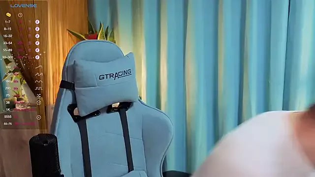 HARU_STRIKE on StripChat