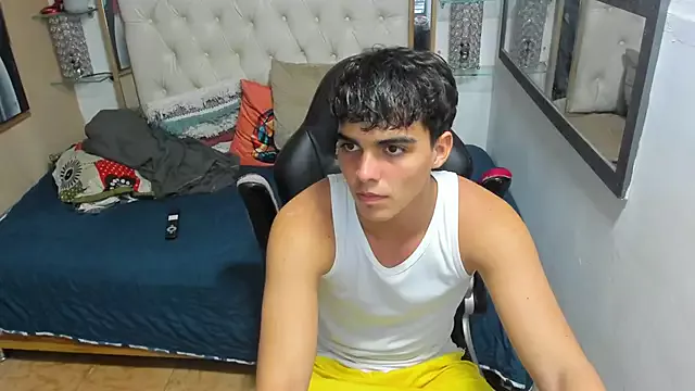 Freechat heiker_ on StripChat