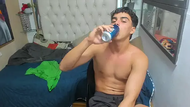 Freechat heiker_ on StripChat