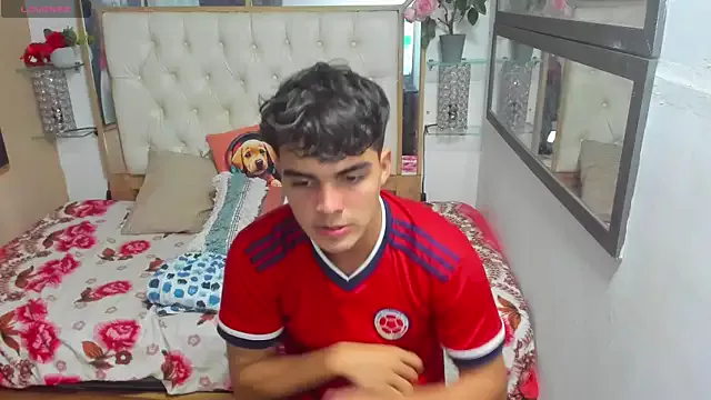 Freechat heiker_ on StripChat