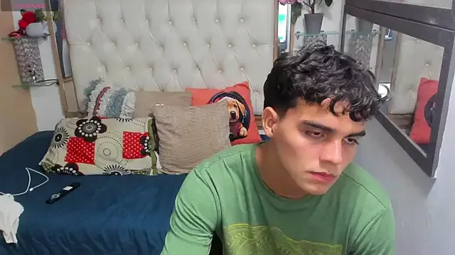 Freechat heiker_ on StripChat