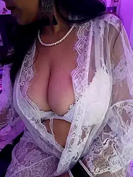 Hey_Jully on StripChat